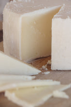 Cargar la imagen en el visor de la galería, Queso con manteca