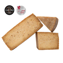 Cargar la imagen en el visor de la galería, Queso de Oveja de Ajo Negro