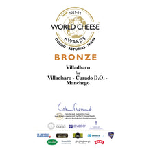 Cargar la imagen en el visor de la galería, Queso Manchego D.O.P Curado Artesano