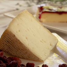 Cargar la imagen en el visor de la galería, Queso de Oveja Tierno