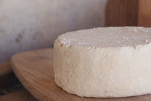 Cargar la imagen en el visor de la galería, Queso con manteca
